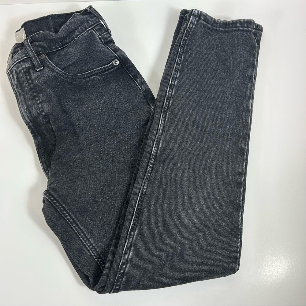 Everlane The Cheeky Crop Organic Cotton Jean in Washed Black, Sz 24 Crop